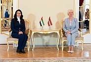 Saeimas priekšsēdētāja parlamentā tiekas ar Apvienoto Arābu Emirātu un Vācijas vēstniekiem
