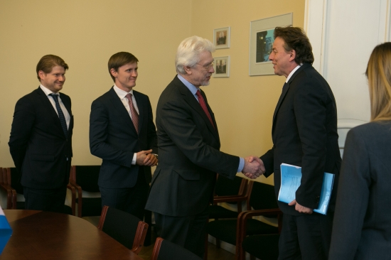 Ojārs Ēriks Kalniņš tiekas ar Nīderlandes Ārlietu ministru