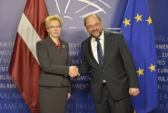 Saeimas priekšsēdētāja ar Eiropas Parlamenta prezidentu pārrunā Eiropas ekonomiskās attīstības jautājumus
