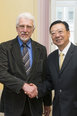 Ojāra Ērika Kalniņa tikšanās ar Ķīnas vēstnieku