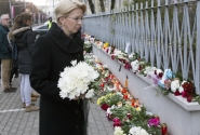 Ināra Mūrniece, Speaker of the Saeima, mourns the death of the victims of the Paris terrorist attacks at the Embassy of France