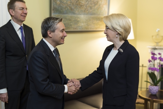 Saeimas priekšsēdētāja Ināra Mūrniece tiekas ar Kanādas starptautiskās tirdzniecības ministru