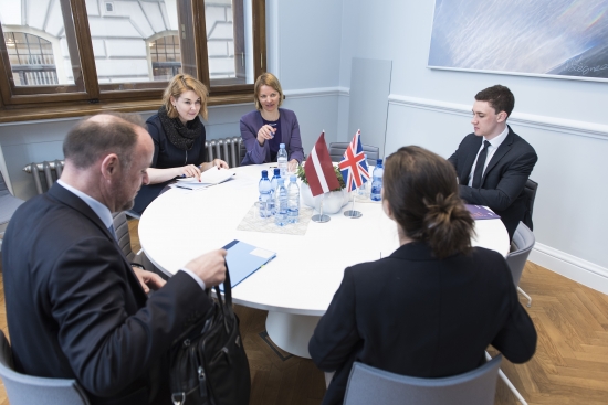 Eiropas lietu komisijas priekšsēdētājas Lolita Čigāne tiekas ar Lielbritānijas Ziemeļeiropas un Centrāleiropas departamenta vadītāju