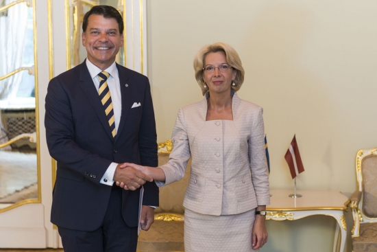 Saeimas priekšsēdētāja Ināra Mūrniece tiekas ar Zviedrijas vēstnieku