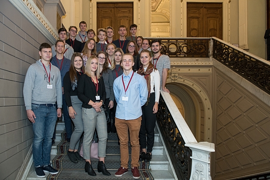 Rīgas Juglas vidusskola apmeklē Saeimu skolu programmas "Iepazīsti Saeimu" ietvaros