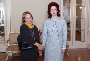 Saeimas priekšsēdētāja Šveices vēstniecei pateicas par Latvijai sniegto atbalstu