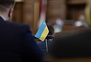 Aizsardzības komisija galīgajā lasījumā atbalsta vienreizēja pabalsta piešķiršanu no kara bēgošajiem Ukrainas civiliedzīvotājiem