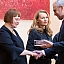 Parlamentā atklāj Saeimas simtgadei veltīto pastmarku un aploksni