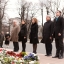 Baltijas valstu un Polijas parlamentārieši noliek ziedus pie Brīvības pieminekļa