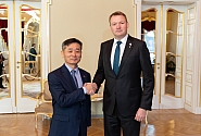 Saeimas priekšsēdētājs pateicas Korejas Republikas vēstniekam par ieguldījumu valstu sadarbības stiprināšanā