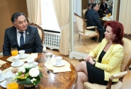 Āboltiņa sarunā ar Uzbekistānas parlamenta vicespīkeru uzsver parlamentārās sadarbības nozīmi
