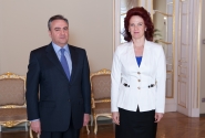 Saeimas priekšsēdētāja ar Azerbaidžānas vēstnieku pārrunā parlamentāro sadarbību