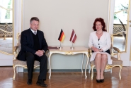 Saeimas priekšsēdētāja ar Vācijas valsts ministru pārrunā Fiskālās disciplīnas līguma ratifikācijas gaitu 