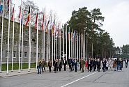 Atskatoties uz Latvijas dalības NATO 20 gadiem, Saeimas deputāti viesojas Ādažu militārajā bāzē   