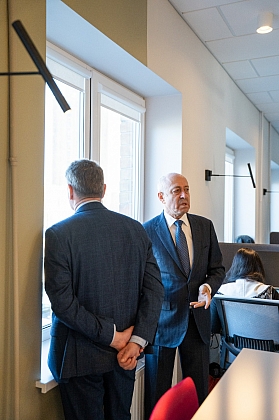 Valsts pārvaldes komisija apmeklē Valsts zemes dienestu