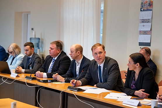 Tautsaimniecības, agrārās, vides un reģionālās politikas komisijas sēde