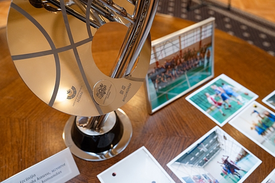 Saeimas 16.aprīļa sēde