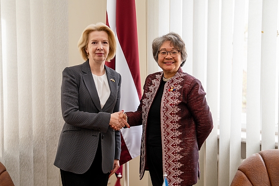 Ināra Mūrniece tiekas ar Filipīnu vēstnieci