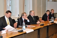Saeimas deputāti tiekas ar Čehijas parlamentāriešiem