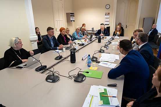 Sociālo un darba lietu komisijas sēde