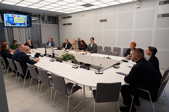 Publisko izdevumu un revīzijas komisijas sēde