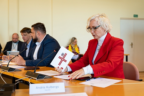 Tautsaimniecības, agrārās, vides un reģionālās politikas komisijas sēde