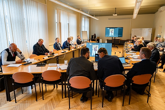 Tautsaimniecības, agrārās, vides un reģionālās politikas komisijas sēde