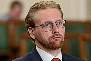 Saeima apstiprina deputāta mandātu uz laiku Jānim Zariņam