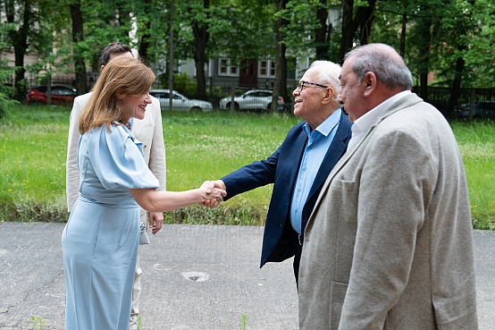 Zanda Kalniņa-Lukaševica piedalās Itas Kozakevičas 70. gadadienas pasākumā