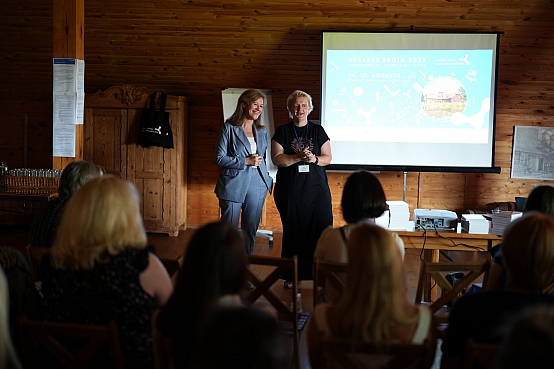 Zanda Kalniņa-Lukaševica piedalās Latvijas Jauno zinātnieku apvienības vasaras skolas atklāšanā