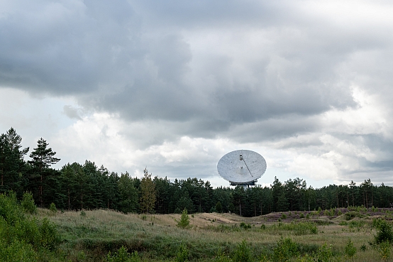 Daiga Mieriņa apmeklē Irbenes radioteleskopu