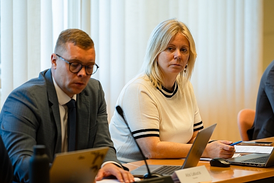 Tautsaimniecības, agrārās, vides un reģionālās politikas komisijas sēde