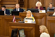 Saeima apstiprina deputātes mandātu Jeļenai Kļaviņai