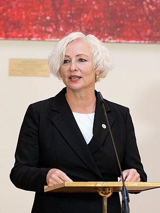 Mākslinieces Džemmas Skulmes gleznu izstādes "Atgriešanās" atklāšana