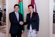 Āboltiņa: Turkmenistāna ir perspektīvs partneris sadarbībai ekonomikas jomā Centrālāzijas reģionā 
