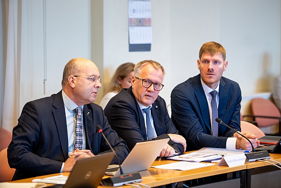 Tautsaimniecības, agrārās, vides un reģionālās politikas komisijas sēde