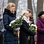 Daiga Mieriņa piedalās ziedu nolikšanā Krišjāņa Valdemāra atdusas vietā Lielajos kapos