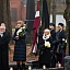 Daiga Mieriņa piedalās ziedu nolikšanā Krišjāņa Valdemāra atdusas vietā Lielajos kapos