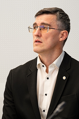 Cilvēktiesību un sabiedrisko lietu komisijas sēde