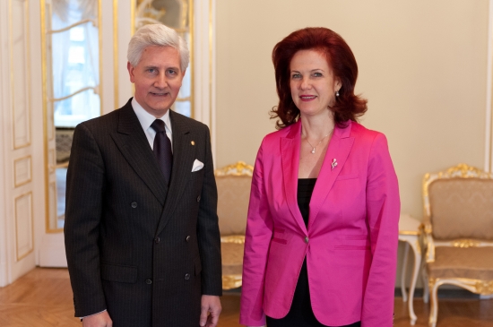Solvita Āboltiņa tiekas ar Šveices vēstnieku