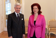 Solvita Āboltiņa Saeimā sveic jauno Šveices vēstnieku