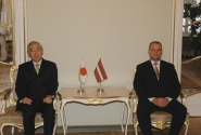 Saeimas priekšsēdētājas biedrs Gundars Daudze tiekas ar Japānas vēstnieku