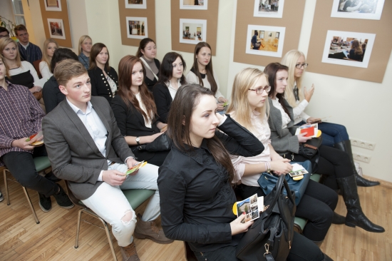 Rīgas 6.vidusskola apmeklē Saeimu skolu programmas "Iepazīsti Saeimu" ietvaros