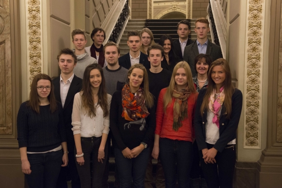 Rīgas Natālijas Draudziņas vidusskolas skolēni apmeklē Saeimu skolu programmas "Iepazīsti Saeimu" ietvaros