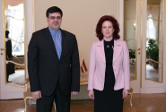 Saeimas priekšsēdētāja parlamentā tiekas ar Irānas vēstnieku