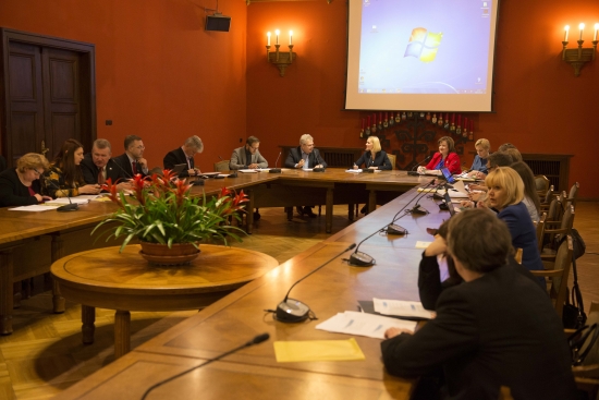 Publisko izdevumu un revīzijas komisijas sēde