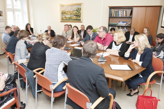Izglītības, kultūras un zinātnes komisijas sēde