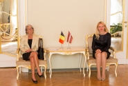Saeimas priekšsēdētājas biedre tiekas ar jauno Beļģijas vēstnieci