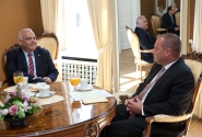 Saeimas priekšsēdētājas biedrs Gundars Daudze ar Kipras vēstnieku pārrunā valstu sadarbību Eiropas Savienībā