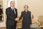 Saeimas priekšsēdētāja un Čehijas vēstnieks vienisprātis – jāveicina sadarbība ekonomikā